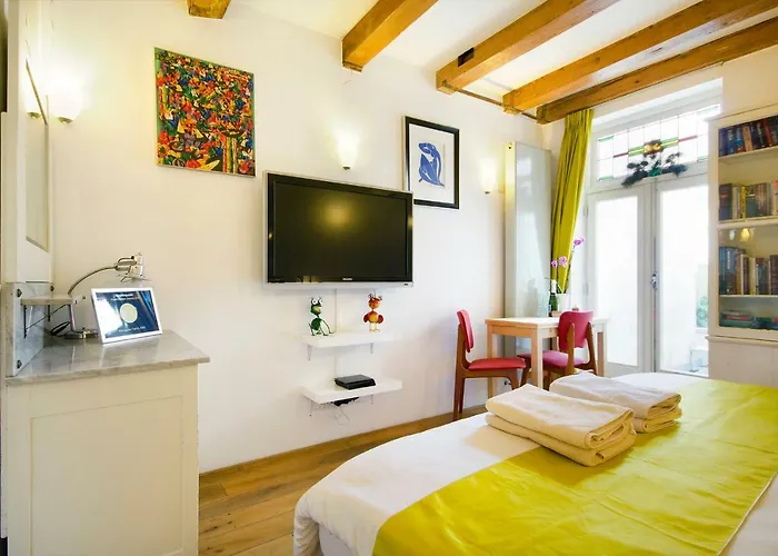 Couette-café Mercedes 4*