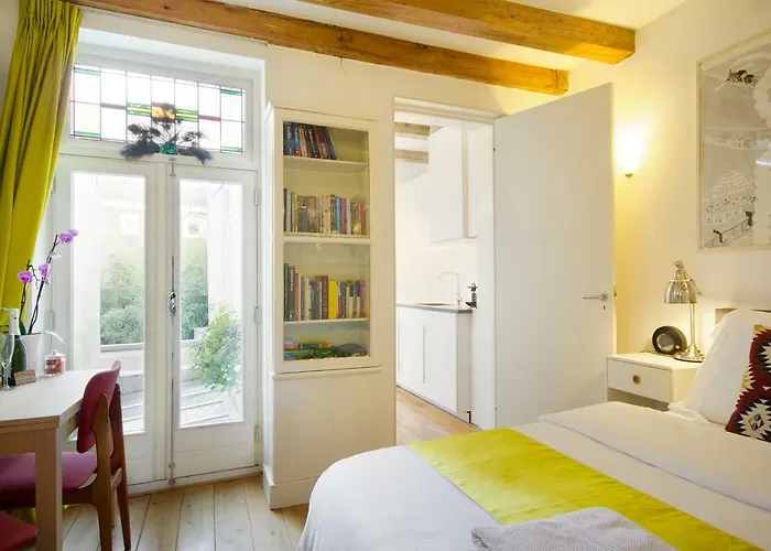 לינה וארוחת בוקר Mercedes