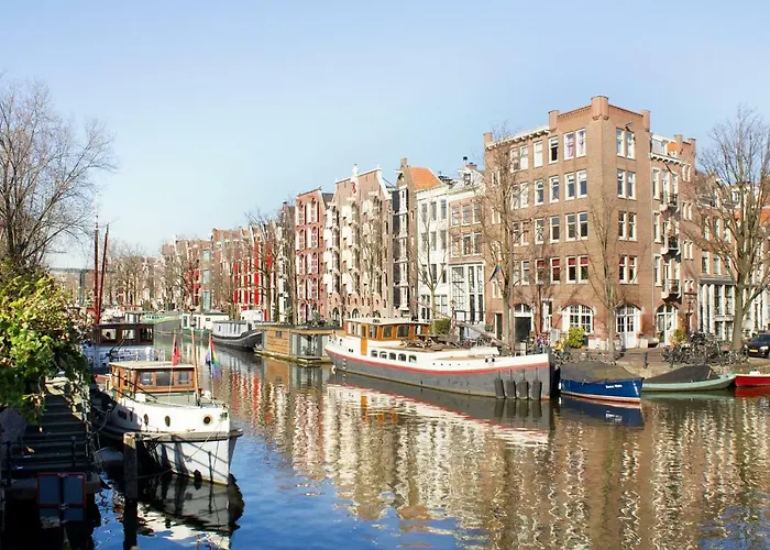 לינה וארוחת בוקר Mercedes